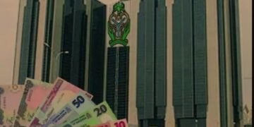Naira Hit historic low, closing At N996.75 Per Dollar Officially