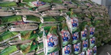 Yuletide: Natasha Procures, Distributes Rice To Constituents