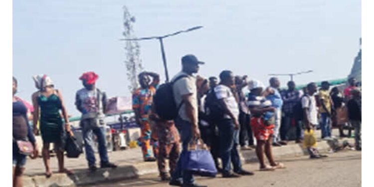 FCT commuters commend FG’s 50% transport fare discount