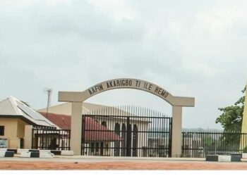 Lagos traditional ruler distributes 18,000 writing materials to mark anniversary