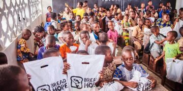 Teenage pregnancy: NGO presents family planning medications to young mothers in Kogi community