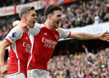 Arsenal Sink Bournemouth, Keep Title Race Pace