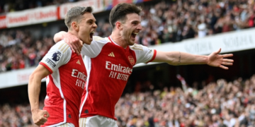 Arsenal Sink Bournemouth, Keep Title Race Pace