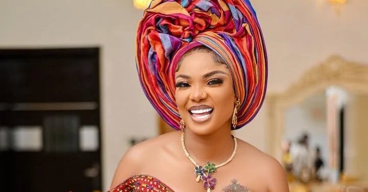 Iyabo Ojo, Lizzy Anjorin end months-long rift