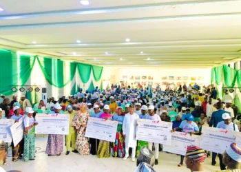 Ododo disburses N370m community revolving loan to farmers in Kogi