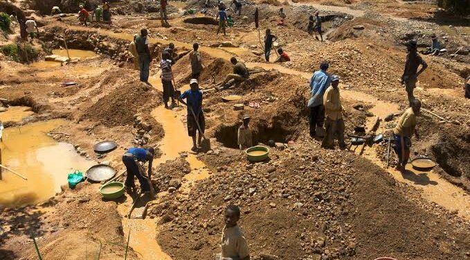 1 dead, others injured, trapped in Niger mining site collapse