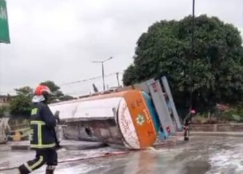 Fuel spill: LASTMA, emergency responders avert disaster in Lagos 