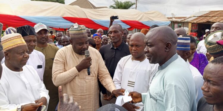 Scores Of PDP, APGA, PRP Members Join APC In Kaduna