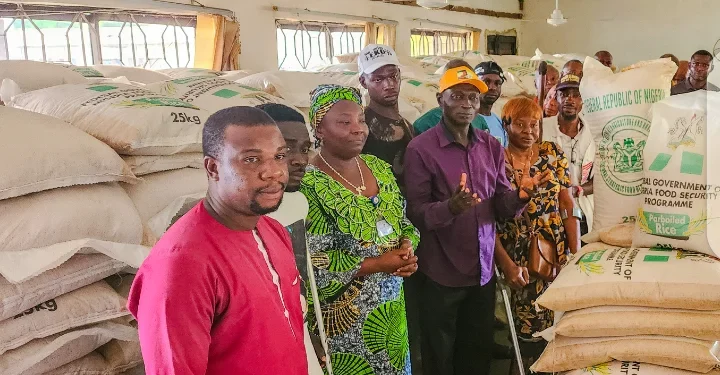 Delta govt distributes food items to Oshimili South residents