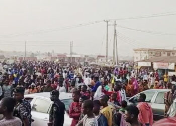 Panic buying: Kaduna residents storm fuel stations ahead planned protest