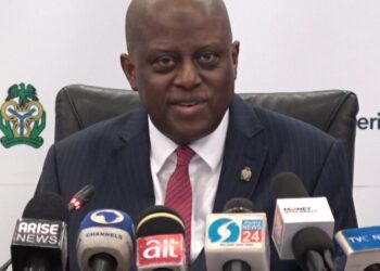 CBN offers $876m to fx markets, pledges more liquidity support