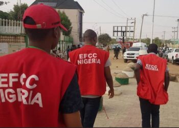 EFCC quizzes fake staff arrested by DSS
