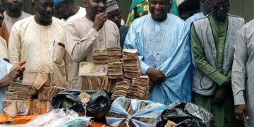 Flood : Sen. Bomai donates N20m, relief materials to Yobe flood victims