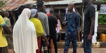 Voters defy rain to vote in Edo governorship election