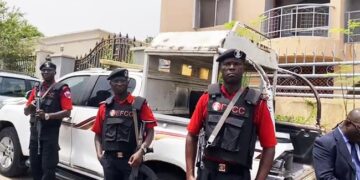 Sporadic gunshots as EFCC storms Kogi Govt Lodge to arrest Yahaya Bello