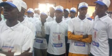 Senator Lamido sponsors 100 students from Sokoto to study in India