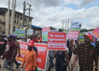 Edo Governorship Election: PDP Leaders Stage Protest Outside INEC Office in Benin