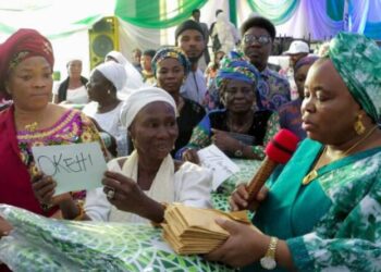 Kogi first lady distributes food stuff, cash to widows
