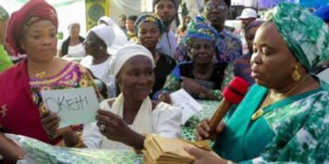 Kogi first lady distributes food stuff, cash to widows
