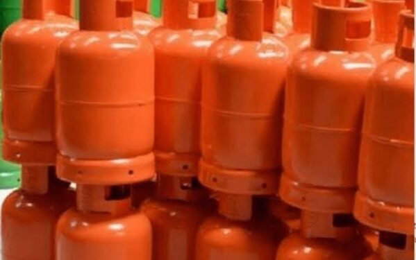Nigerian Govt halts VAT on diesel, cooking gas to woo investors