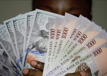 Naira bounces back, appreciates by 2.6% against dollar at official market