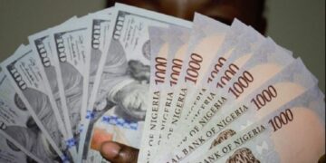 Naira bounces back, appreciates by 2.6% against dollar at official market