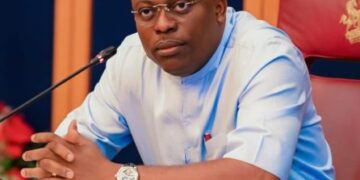 Fubara pays ₦85,000 minimum wage to workers in Rivers