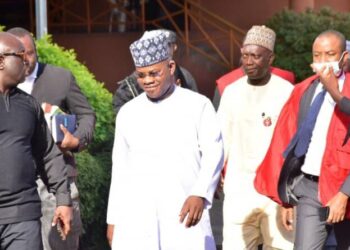 Yahaya Bello controls supporters as judge frowns at court room crowd