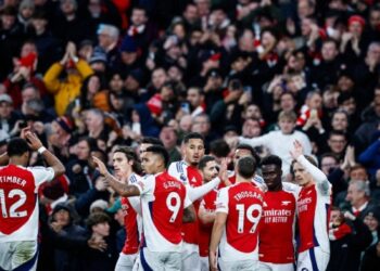Saka shines as Arsenal gun down Nottingham Forest 3-0