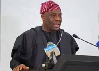 FG dissolves Nnamdi Azikiwe University’s Governing Council, sacks VC, Registrar