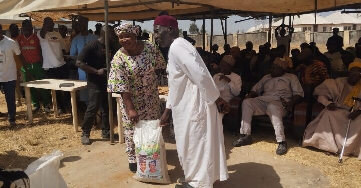 Christmas: Jaba LG Boss Distributes 500 Bags Of Rice, Cash To Widows, Others