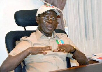 Christmas: Oshiomhole distributes 11,000 bags of rice to constituents