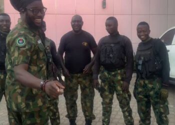 ‘Daddy Showkey’ lights up wounded soldiers’ Christmas