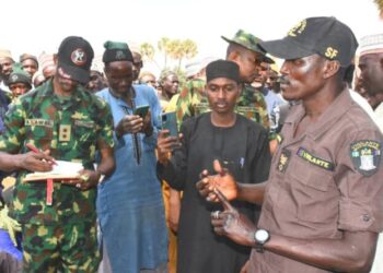 Bandit leaders surrender arms, captives in Katsina