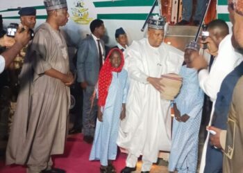 Shettima commiserates with families of slain soldiers in Maiduguri