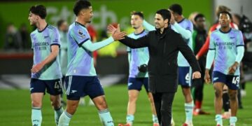 Arsenal beat Brentford to close gap on Liverpool