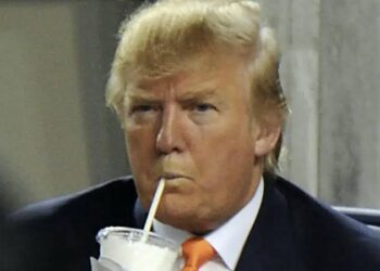 Back to plastic: Trump declares war on paper straws
