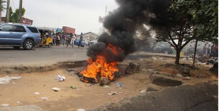 Jungle Justice: 2 suspects set ablaze for alleged kidnapping in Delta
