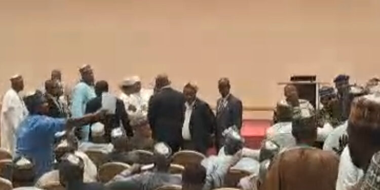 “Chaos erupts as Jigawa delegates disrupt Atiku, Obi coalition meeting