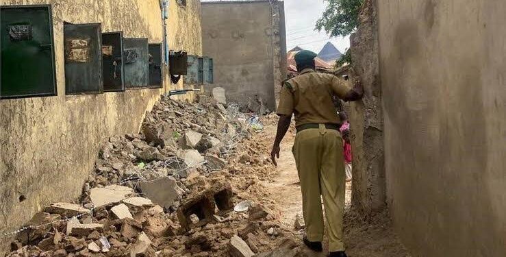 Heavy Downpour: 7 Inmates Flee Osun Correctional Centre