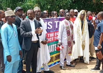 Religious Clerics, Lawyers Join ‘Ahmed Farouk Must Go’ Protest as More Nigerians Demand Probe of NMDPRA Boss