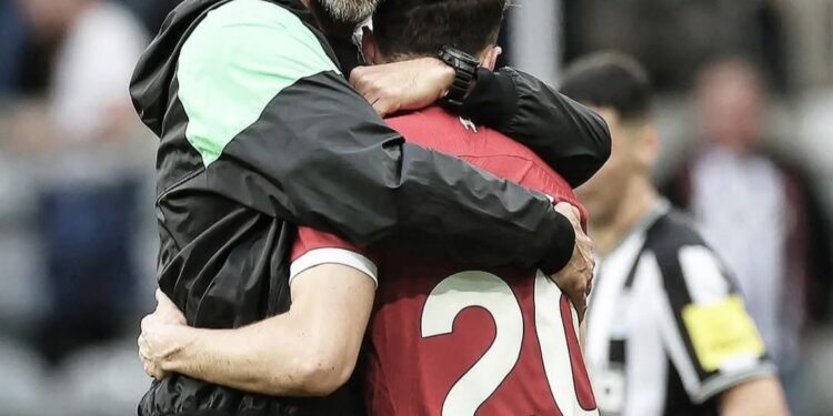 Jürgen Klopp Pays Emotional Tribute To Late Footballer Diogo, Brother