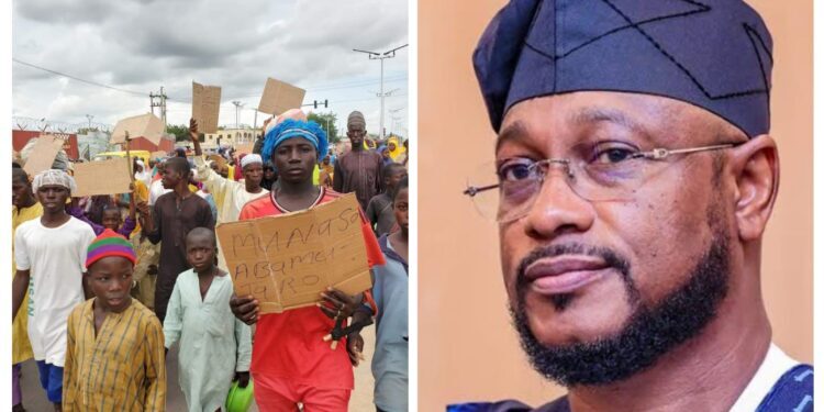 Jimrawa residents protest in Gusau, criticize gov Lawal for neglecting bandit issue while abroad