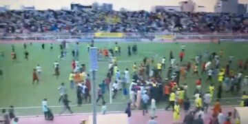 Kano Pillars Fans Attack Referees During 3SC Clash