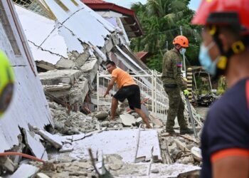Earthquake Kills 72 in Philippines