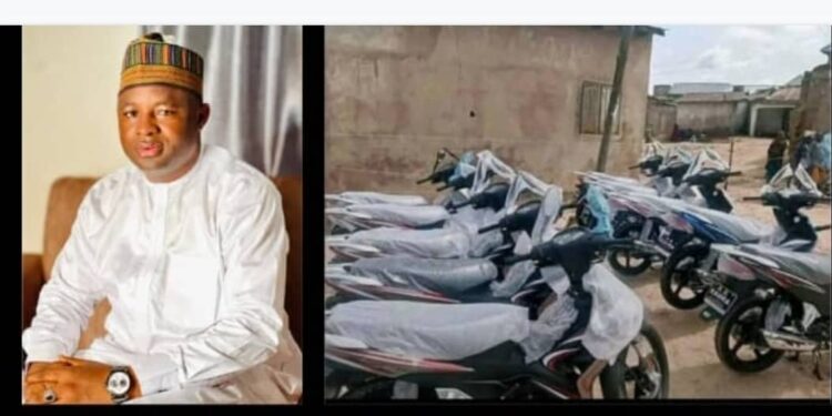Matawalle’s Aide Empowers Kaura Namoda Residents With ₦30m, Cars, Vehicles ,Sewing Machines
