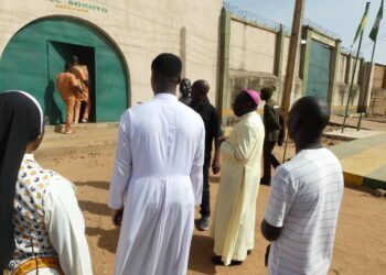 Tultude: Bishop Kukah Visits Sokoto Inmates