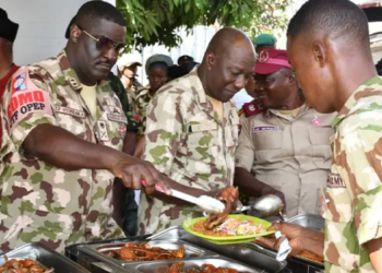Christmas: CDS Fetes Frontline Troops in Plateau