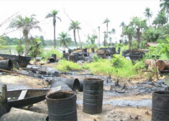 Navy Raids Delta Creeks, Dismantles Five Illegal Refineries