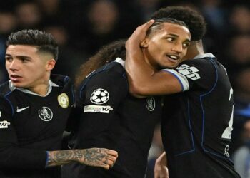 Pedro’s Double Sends Chelsea into Champions League Last 16, Eliminates Napoli